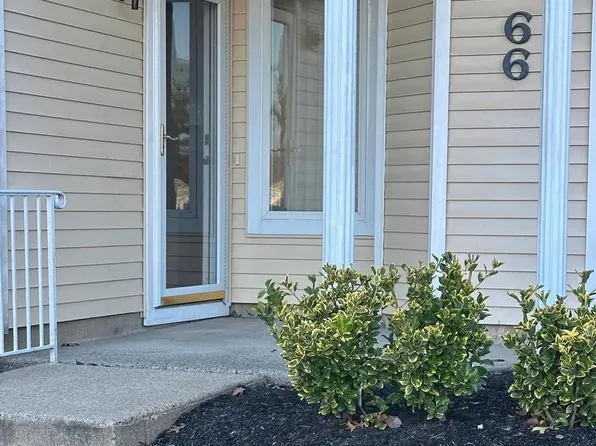 66 Catherine Ct, Levittown, PA 19057
