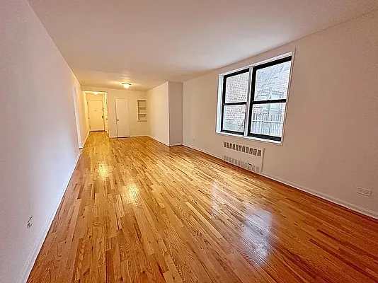 Rented by Voro Purple LLC | media 7