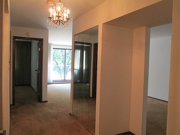 5th image of 1200 W Northwest Hwy APT 201