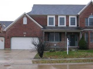 380 Essex Ave, Oswego, IL 60543