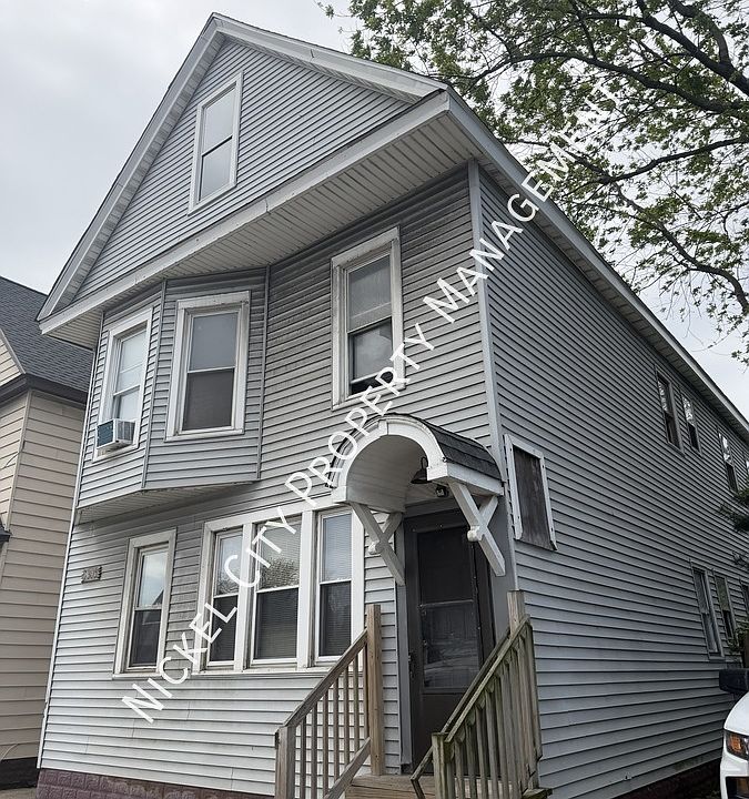 1st image of 1305 Seneca St APT 1