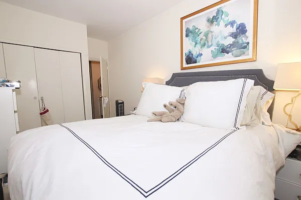 Rented by Avenues Real Estate | media 3