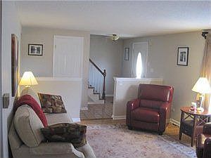 3rd image of 880 Castlebar Dr