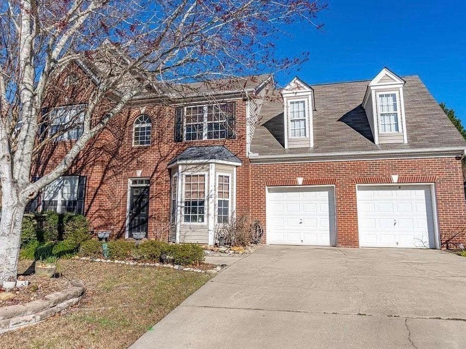 1st image of 332 Buckthorne Dr