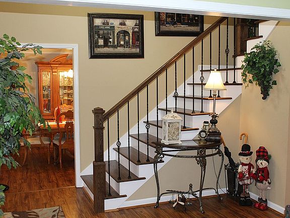 5th image of 111 Chadwick Dr