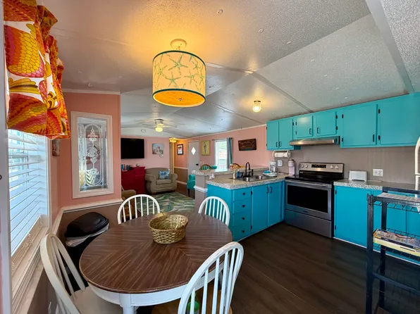 147 Oceanside Dr., Surfside Beach, SC 29575