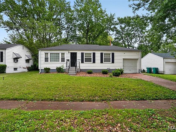 3rd image of 10080 Coburg Lands Dr
