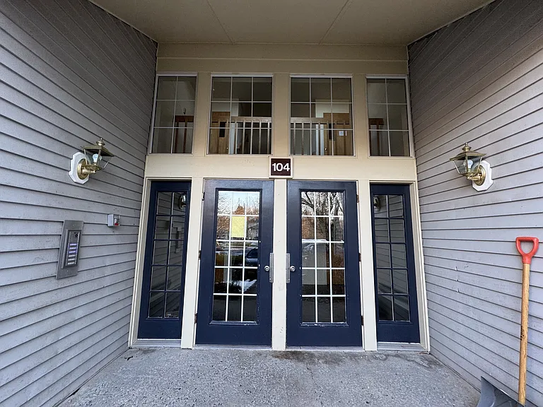 104 Olympic Ct #4 — Photo 2