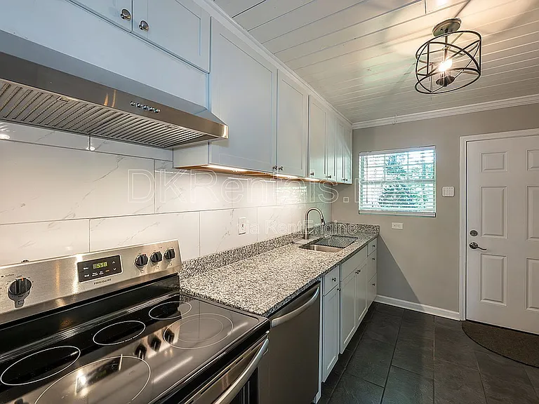 2874 Blount St — Photo 19