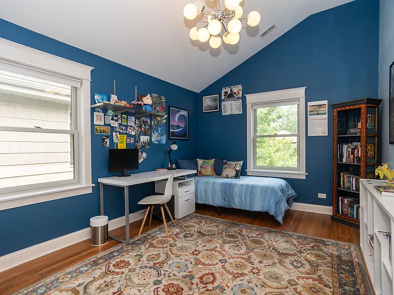 4519 N Sacramento Ave — Photo 18