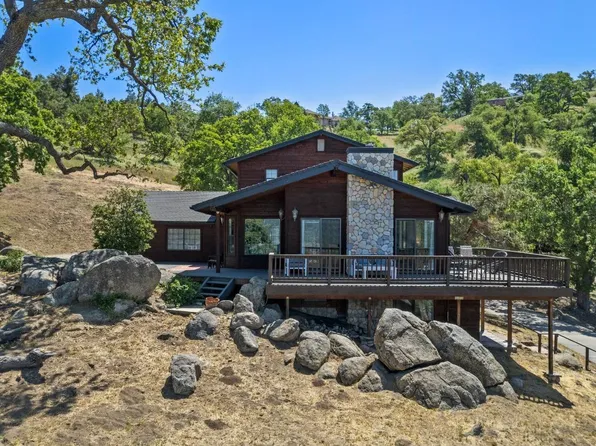 27400 Oakflat Dr, Tehachapi, CA 93561