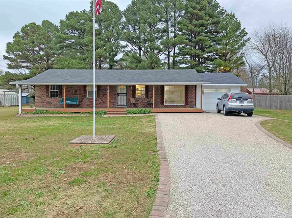 160 Clement Dr, Savannah, TN 38372