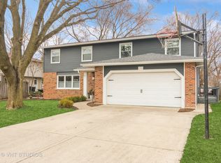 176 W Cunningham Dr, Palatine, IL 60067