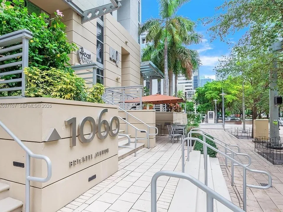 1060 Brickell Ave #2909