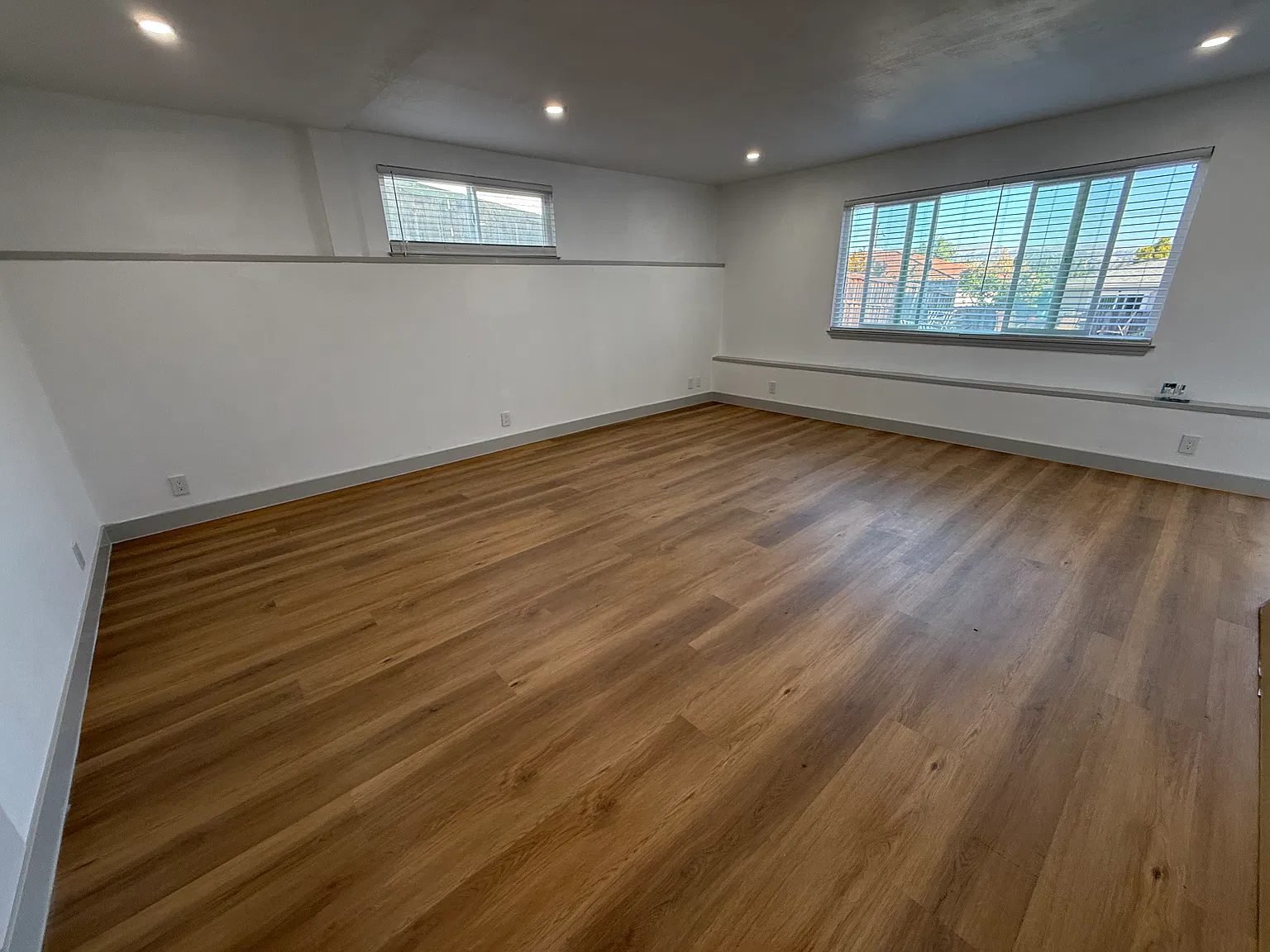 2 bed, 1200 sqft, $2,700 — Photo 3