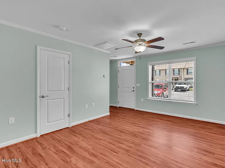 409 Sullivan Loop Rd — Photo 4