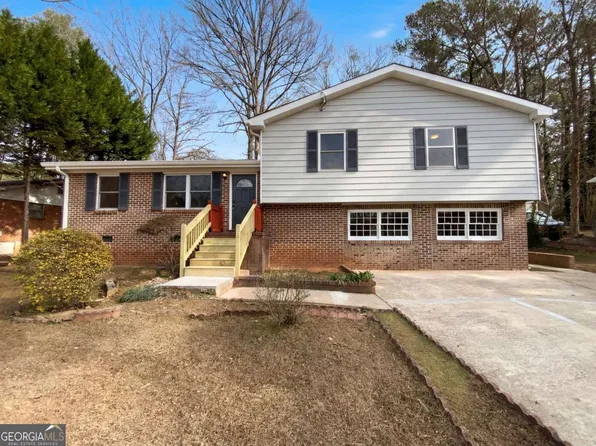 8264 Magnolia Dr, Jonesboro, GA 30238