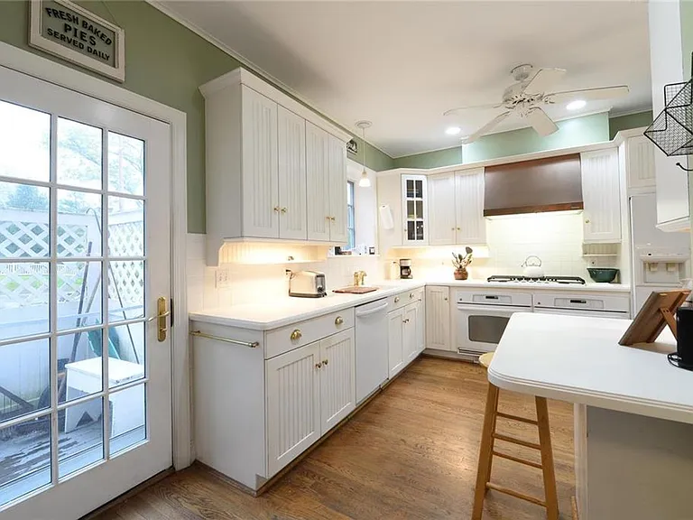 31 Algonquin Wood Pl — Photo 20
