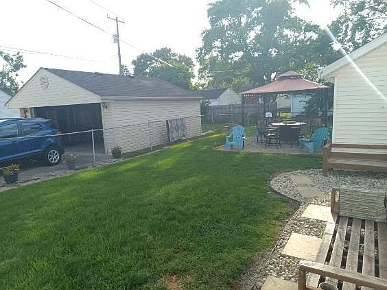 5th image of 529 Deering St