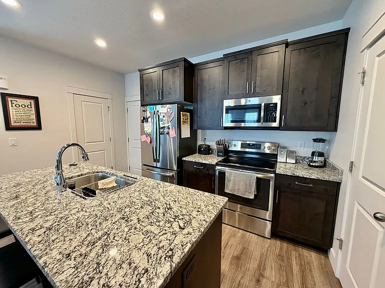 263 E Kirsten Ln — Photo 6