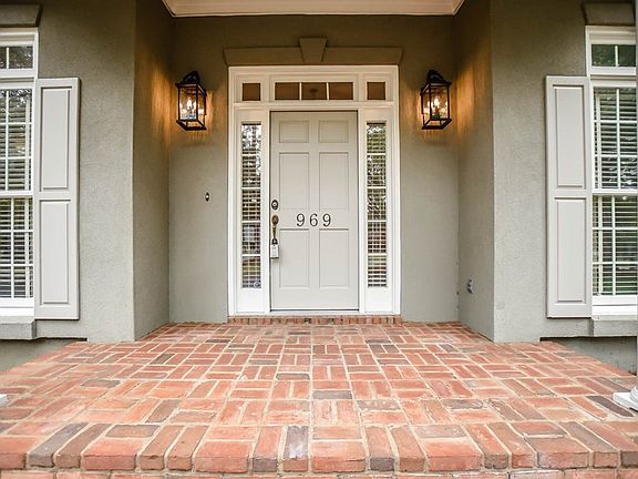 5th image of 969 S Lakeshore Dr