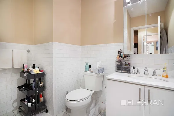 Rented by (Legacy) Elegran | media 9