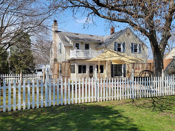 2nd image of 473 N Hine Ave