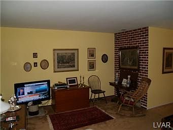 3rd image of 84 Stonewood Pl
