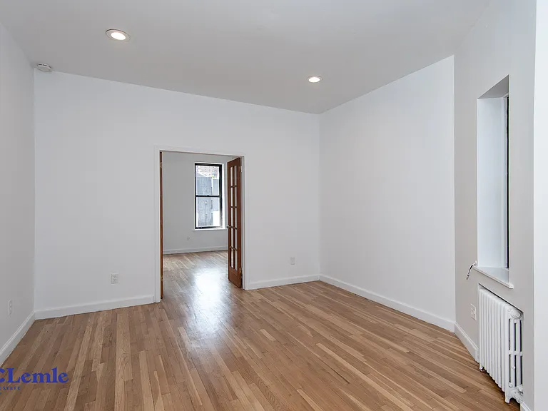 1592 2nd Ave #5F — Photo 2