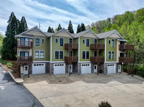 1401 Lakeside Rd, Hiawassee, GA 30546