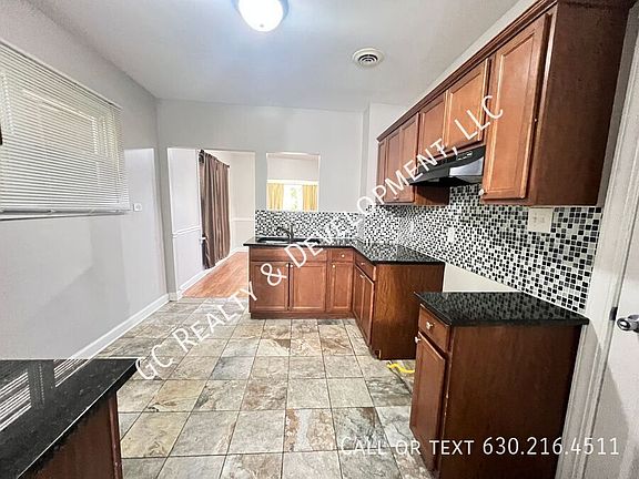 4th image of 9319 S Saginaw Ave
