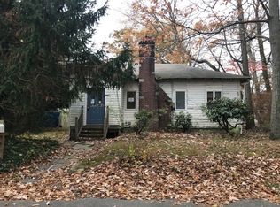 6 Simpson Pl, Stony Brook, NY 11790