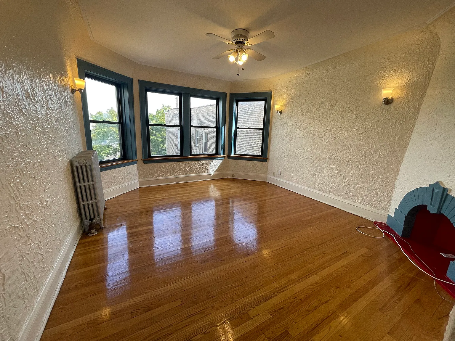 1 bed, 1.0 bath, 650 sqft, $1,100 — Photo 1