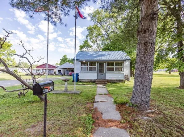 608 Helena St, Charleston, MO 63834