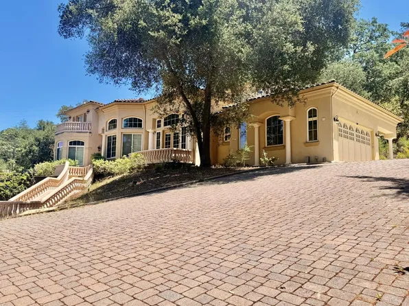 15520 Quito Rd, Monte Sereno, CA 95030