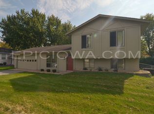 321 Boyson Rd NE, Cedar Rapids, IA 52402