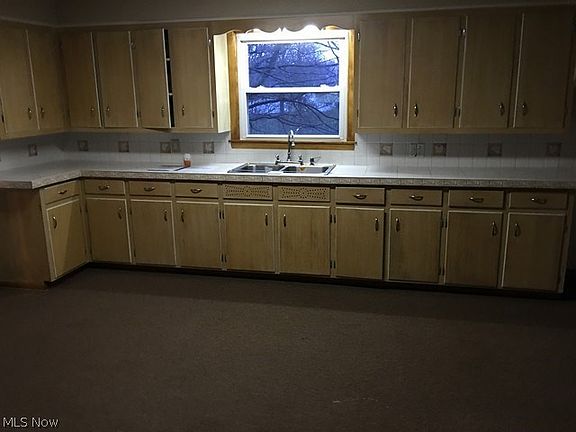 3rd image of 3833 Oakleigh Ave