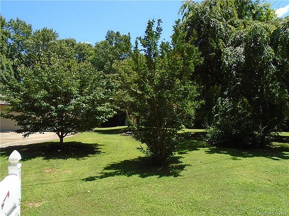2nd image of 112 Plum Tree Ln