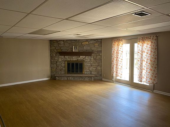 4th image of 514 E Merrill St #B