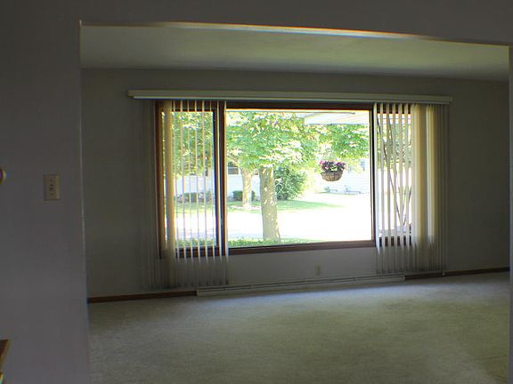 4th image of 538 Bishop Ave