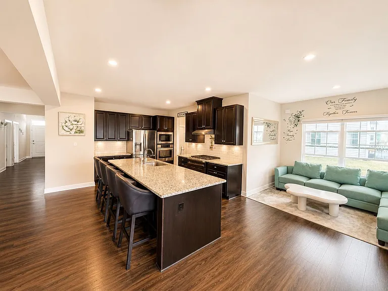 805 Llanelli Dr — Photo 20