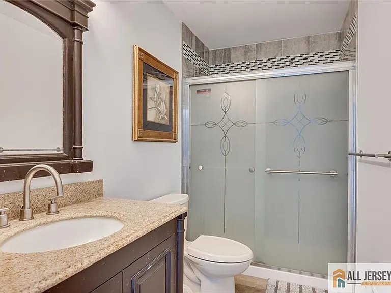 7 Stanford Dr — Photo 29
