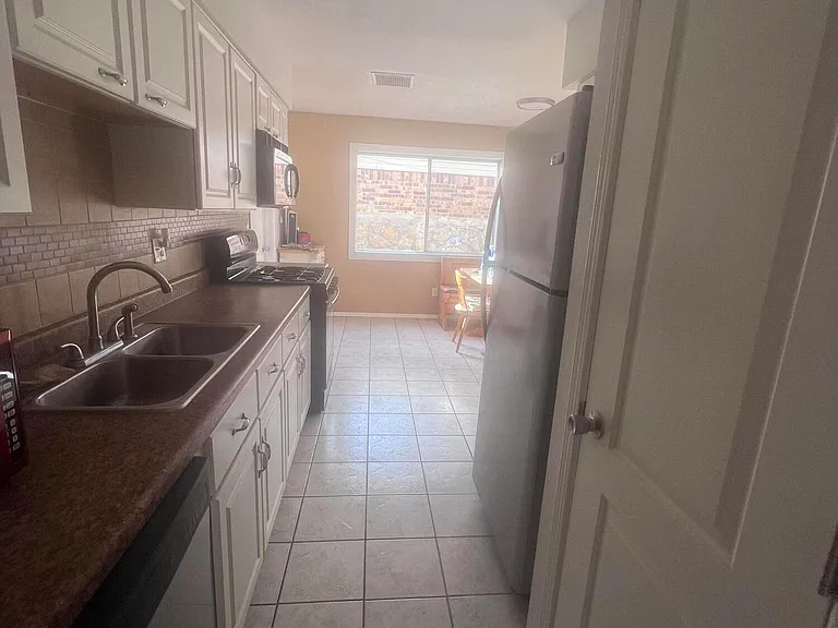 5017 McCormick Ln — Photo 16