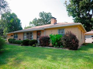 14 Woodland Rd, Jeffersonville, IN 47130