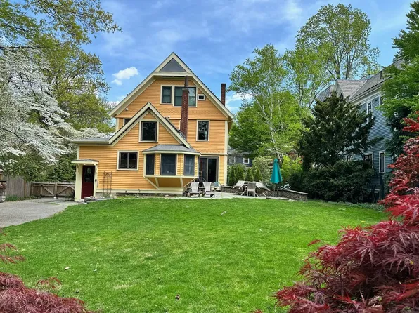 120 Lakeview Ave, Cambridge, MA 02138