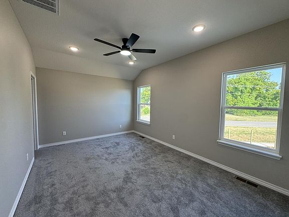 3rd image of 1401 S Barnard Way