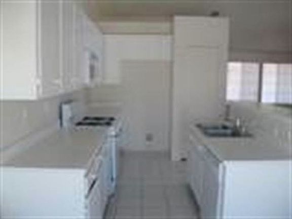 4th image of 5327 Sun Meadow Ct