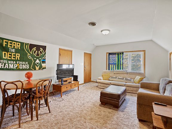 3rd image of 2837 N Maryland Ave #2837A
