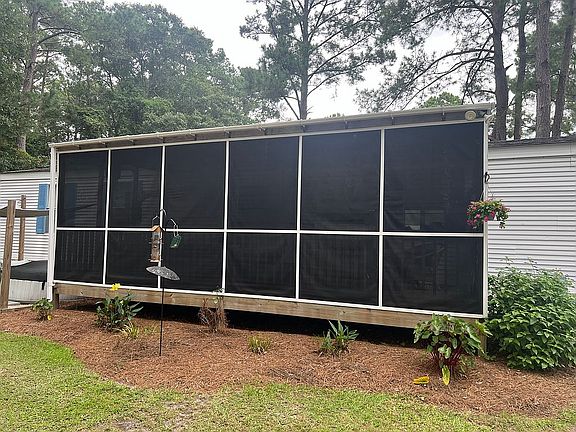 10’x22’ screened porch