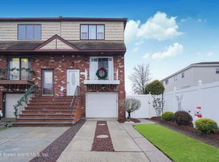 42 E Macon Ave, Staten Island, NY